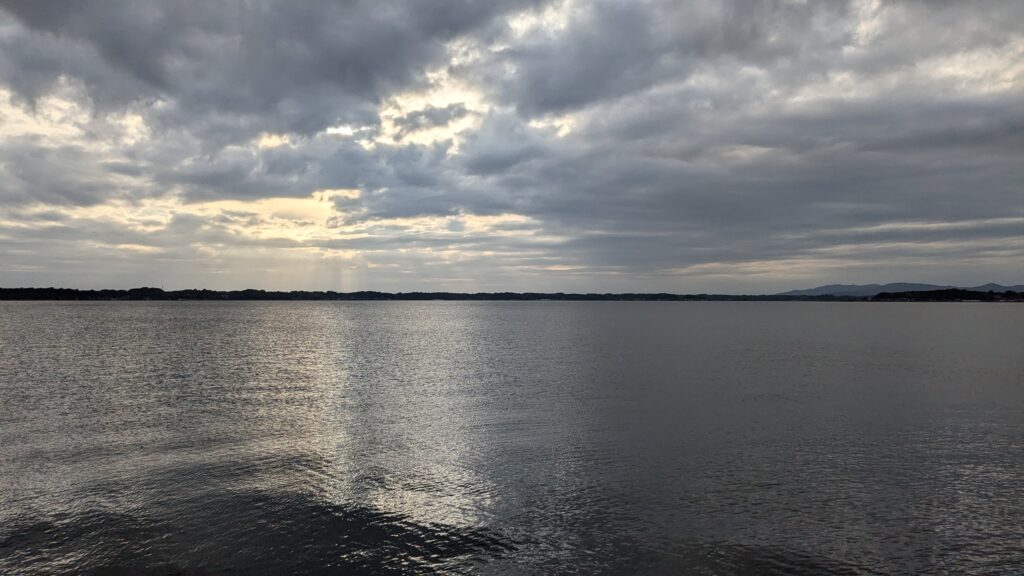 夕暮れ迫る霞ヶ浦