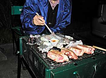 お肉にサザエに烏賊の丸焼き