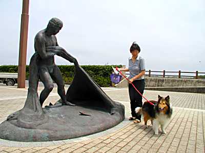 地引網の漁師の銅像